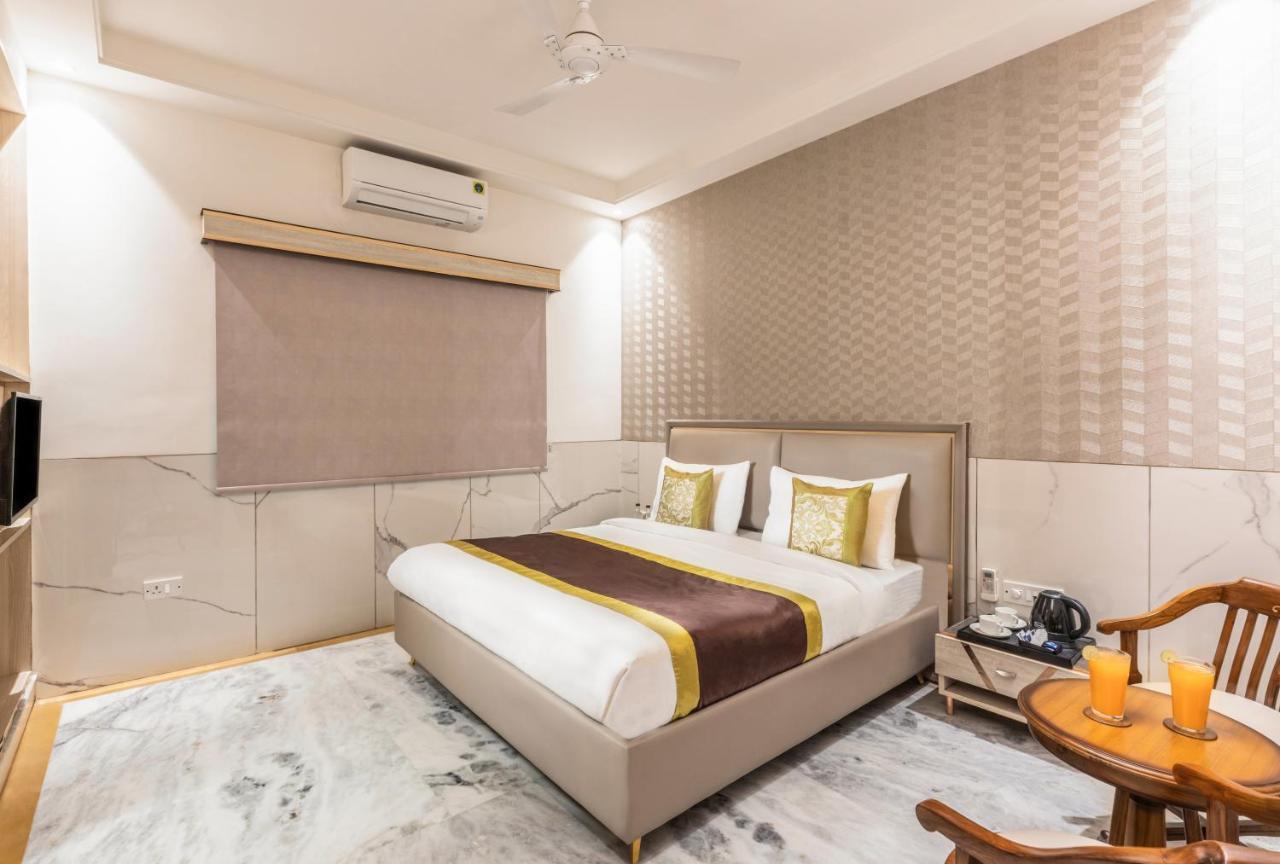 Hotel Star By Star Group- Near Delhi Airport Yeni Delhi Dış mekan fotoğraf