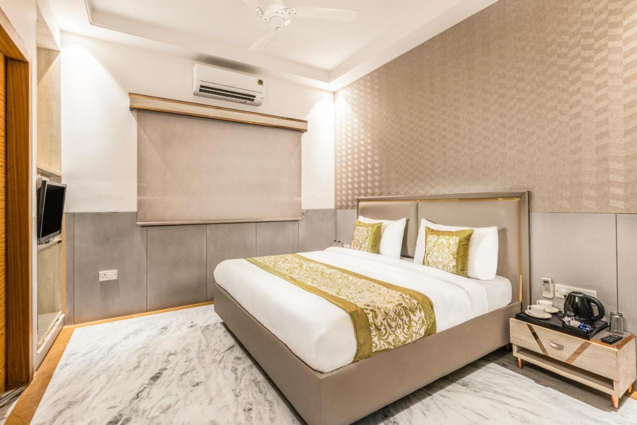 Hotel Star By Star Group- Near Delhi Airport Yeni Delhi Dış mekan fotoğraf