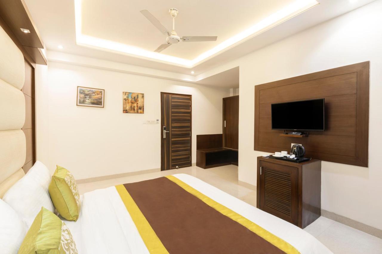Hotel Star By Star Group- Near Delhi Airport Yeni Delhi Dış mekan fotoğraf