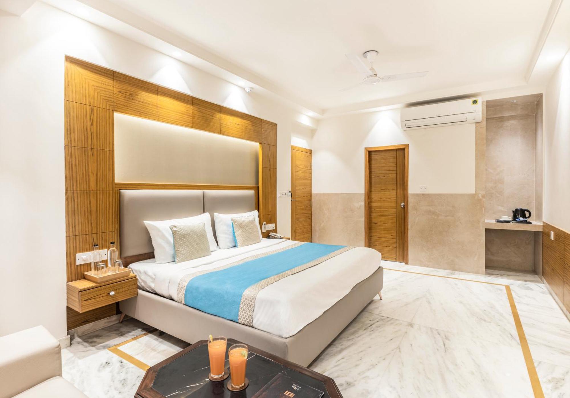 Hotel Star By Star Group- Near Delhi Airport Yeni Delhi Dış mekan fotoğraf