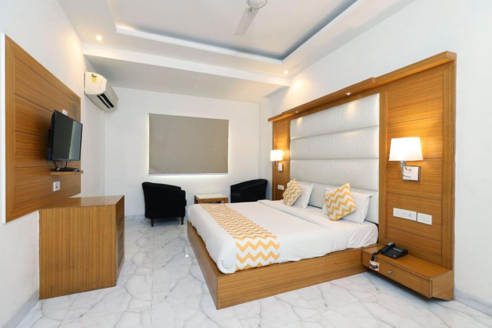 Hotel Star By Star Group- Near Delhi Airport Yeni Delhi Dış mekan fotoğraf