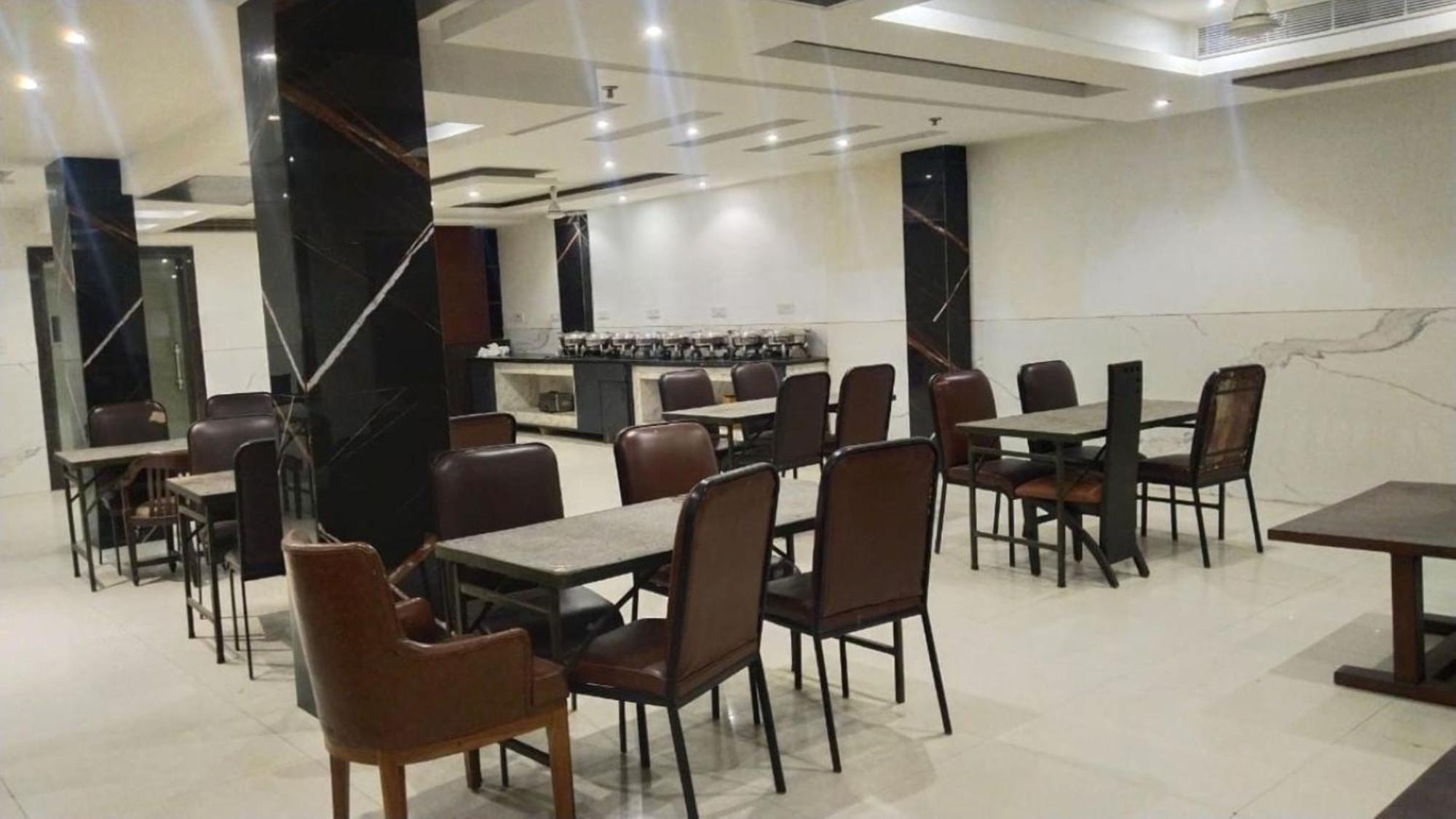 Hotel Star By Star Group- Near Delhi Airport Yeni Delhi Dış mekan fotoğraf