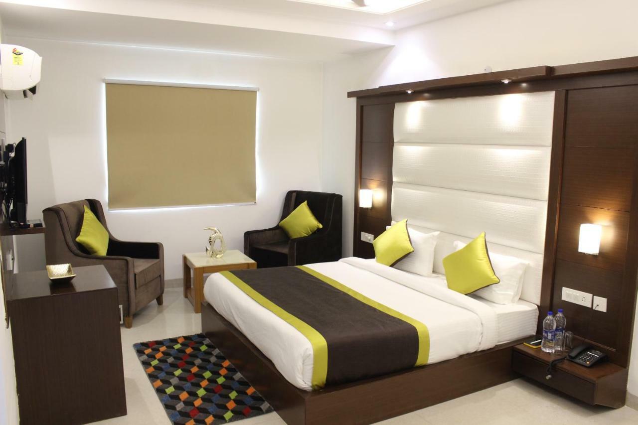 Hotel Star By Star Group- Near Delhi Airport Yeni Delhi Dış mekan fotoğraf