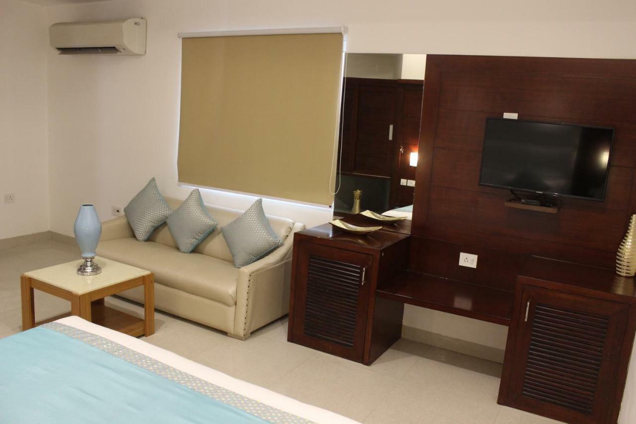 Hotel Star By Star Group- Near Delhi Airport Yeni Delhi Dış mekan fotoğraf