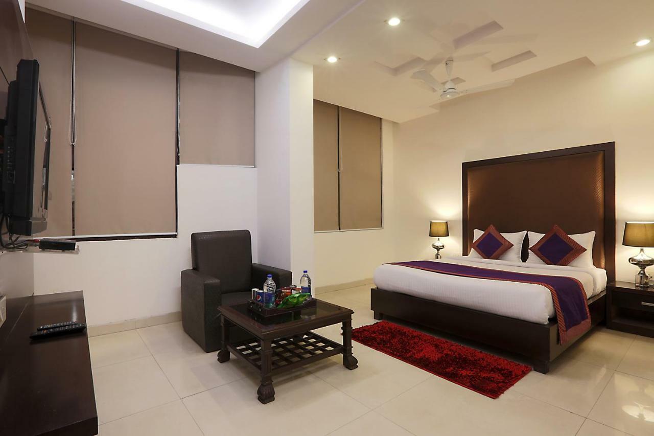 Hotel Star By Star Group- Near Delhi Airport Yeni Delhi Dış mekan fotoğraf
