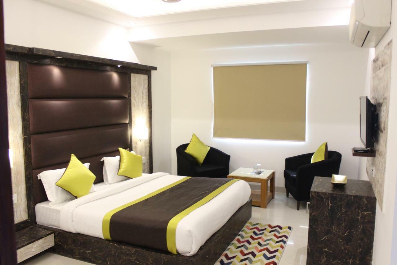 Hotel Star By Star Group- Near Delhi Airport Yeni Delhi Dış mekan fotoğraf